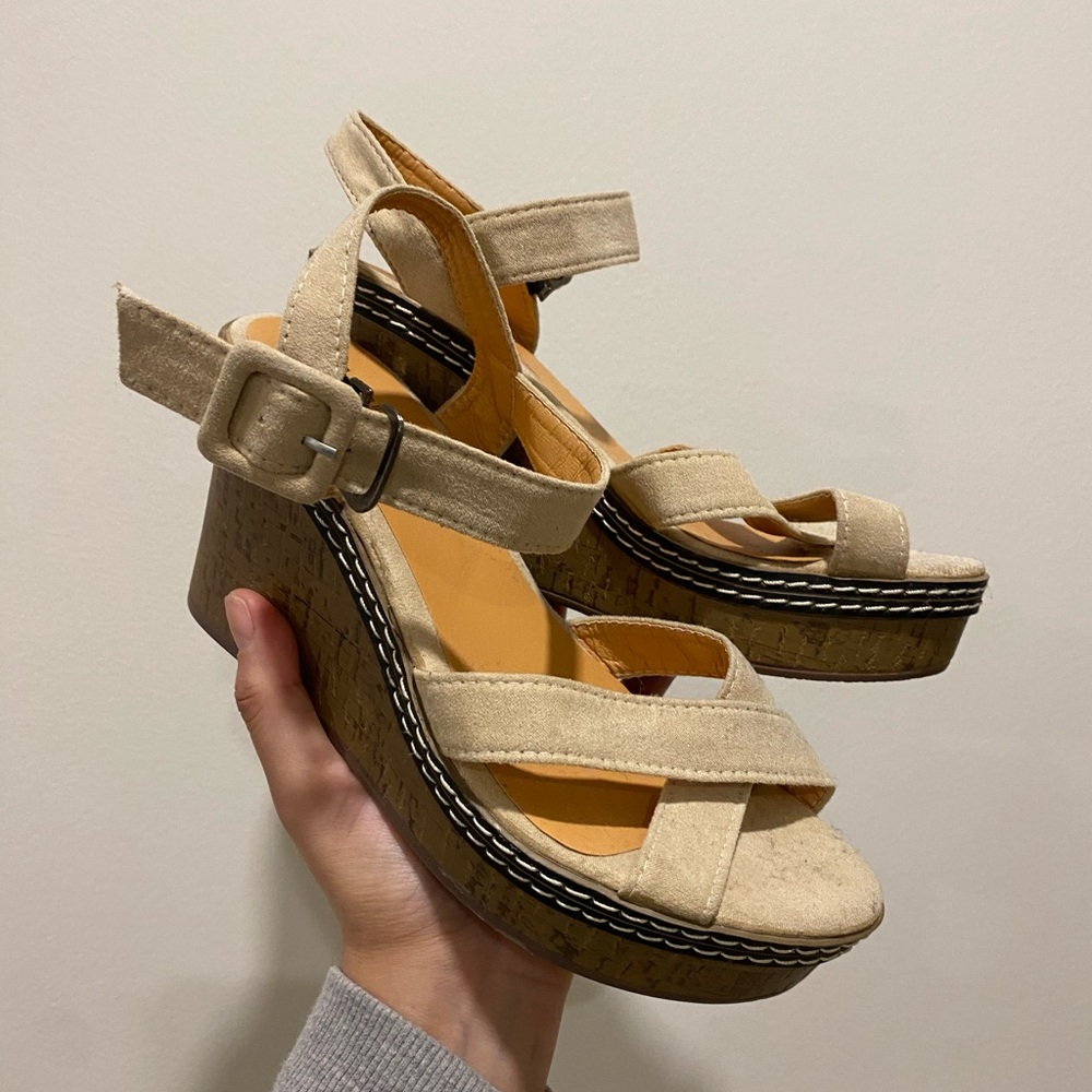 Wedge sandal heel beige tan size 7